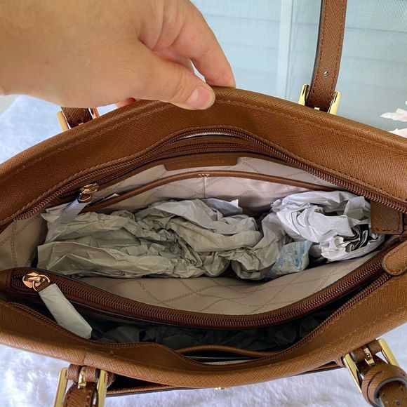 Michael Kors Jet Set Medium Saffiano Leather Pocket Tote Bag - Picture 8 of 14